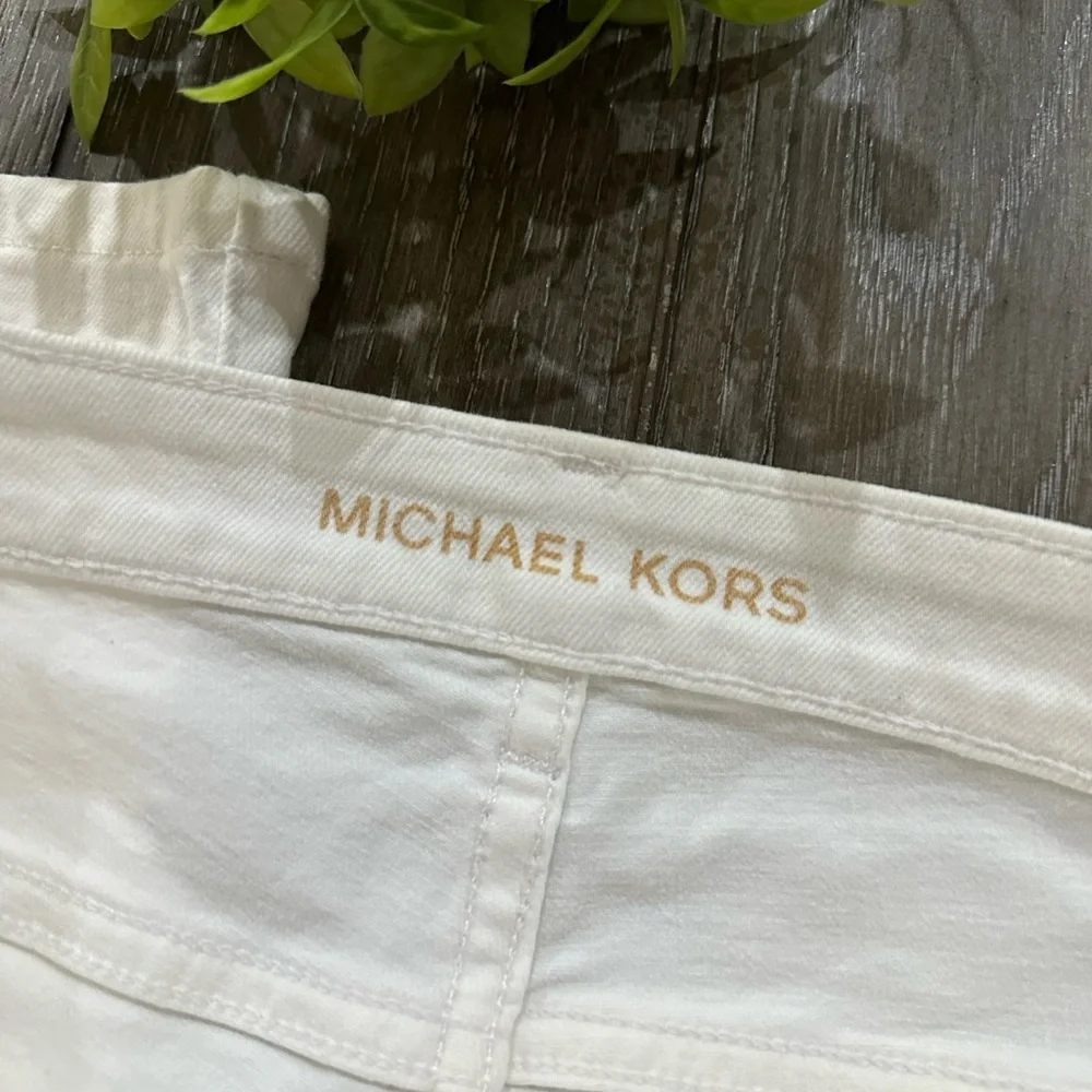 Michael Kors Izzy Cropped Jeans - Picture 6 of 13